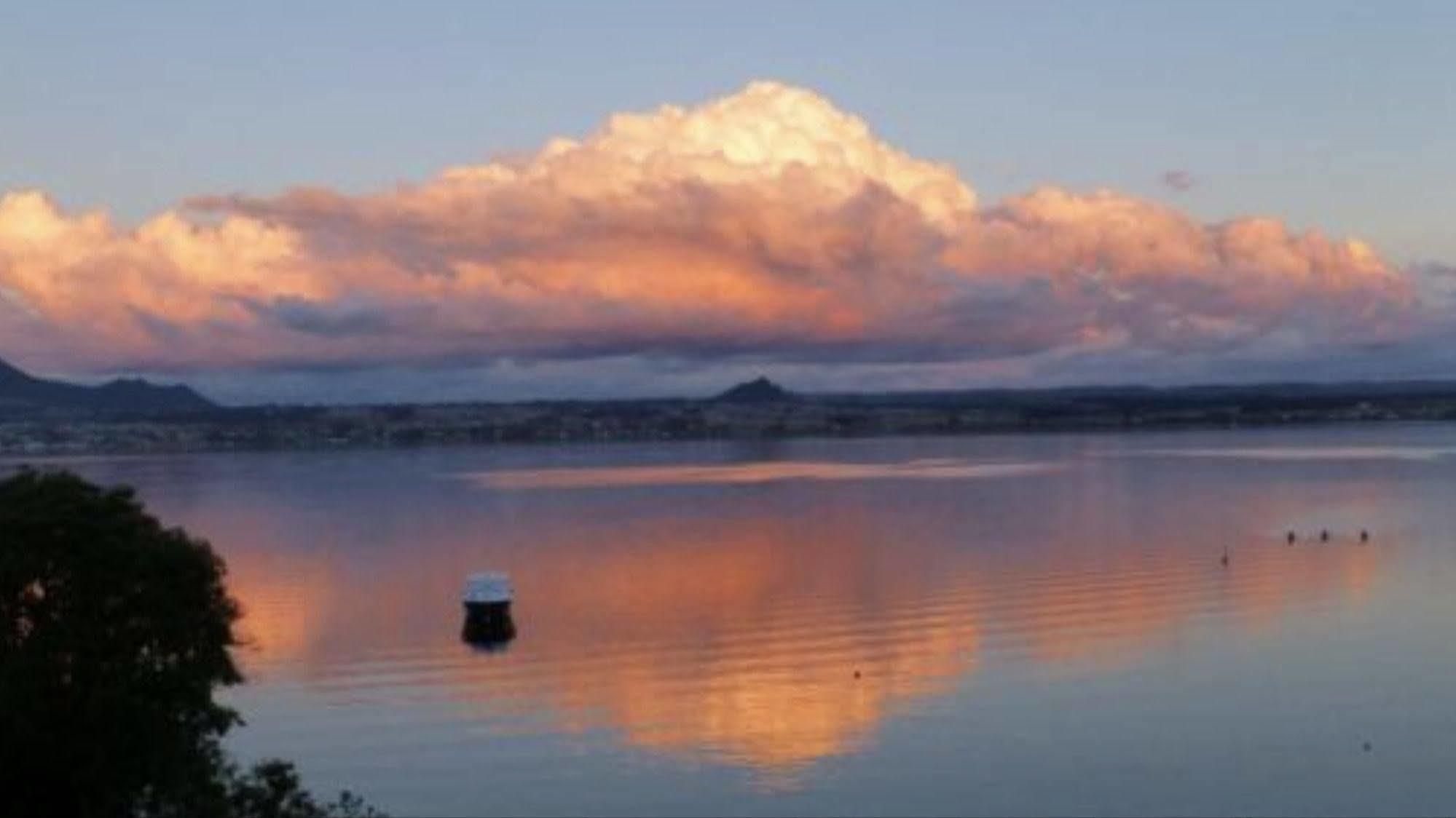 Serenity On Wakeman Taupo Exterior foto