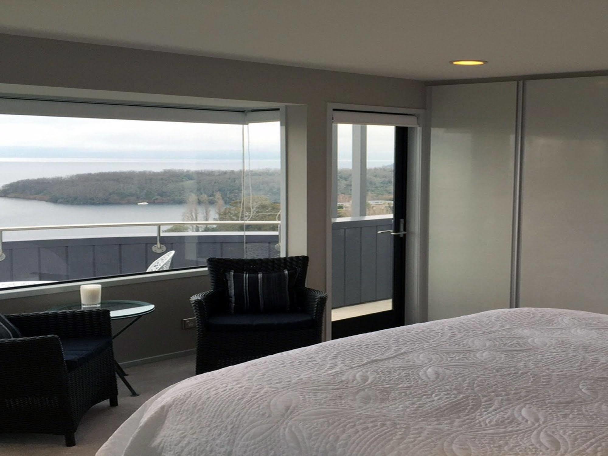 Serenity On Wakeman Taupo Exterior foto